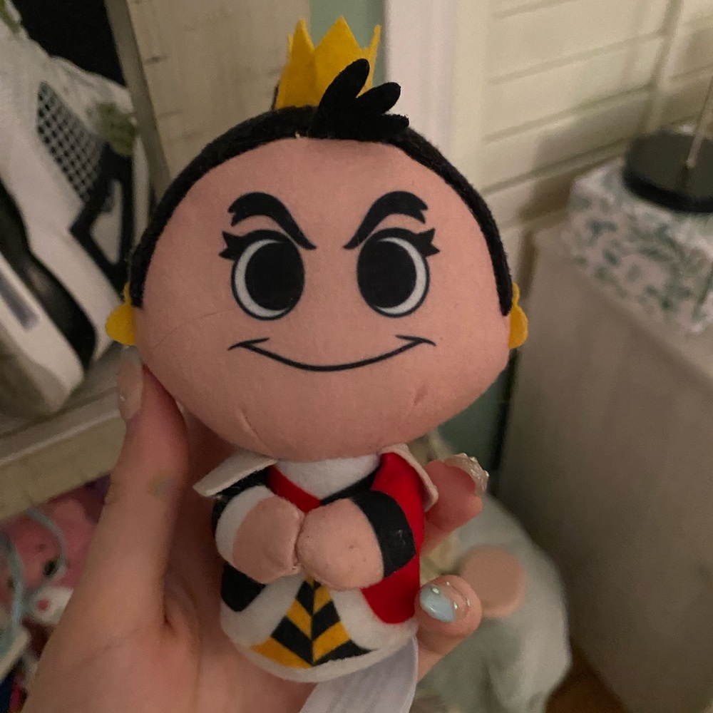 Queen of hearts stuff animal
